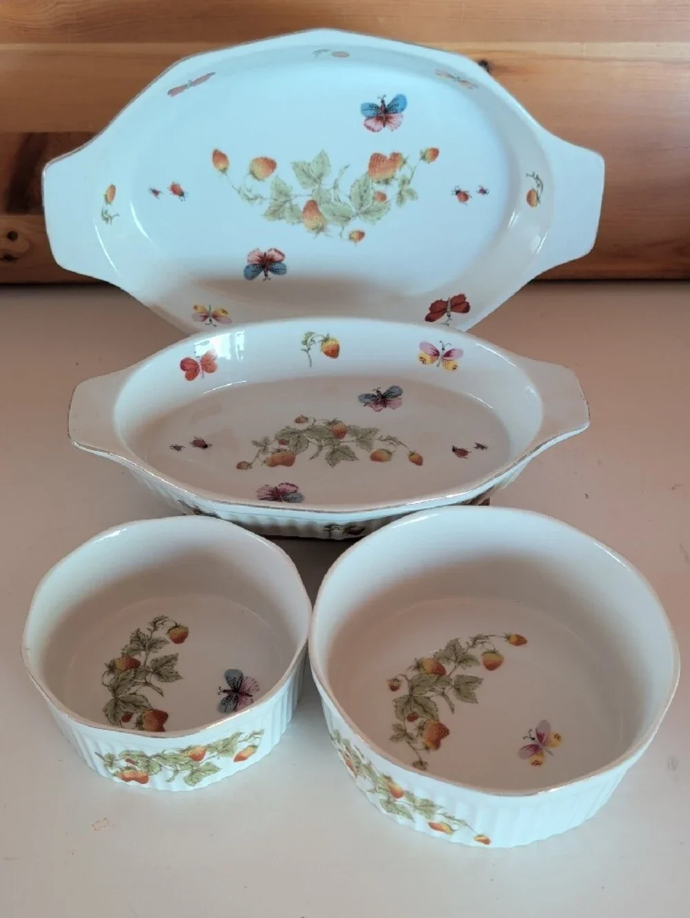 4 pcs.Oven To Table, White Ceramic Fruit & Butterfly. 7124-7122-6070-6970.